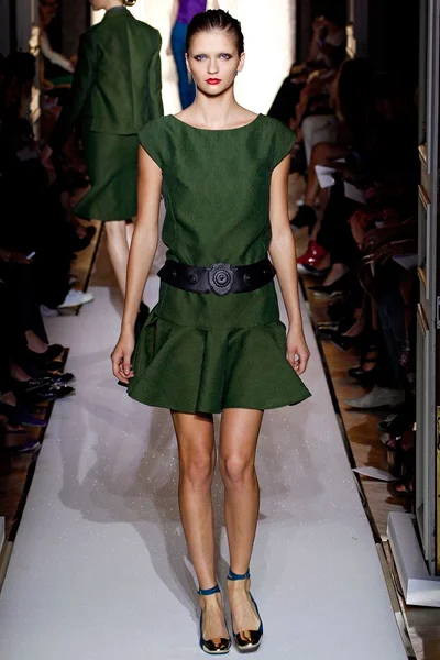 Look 11